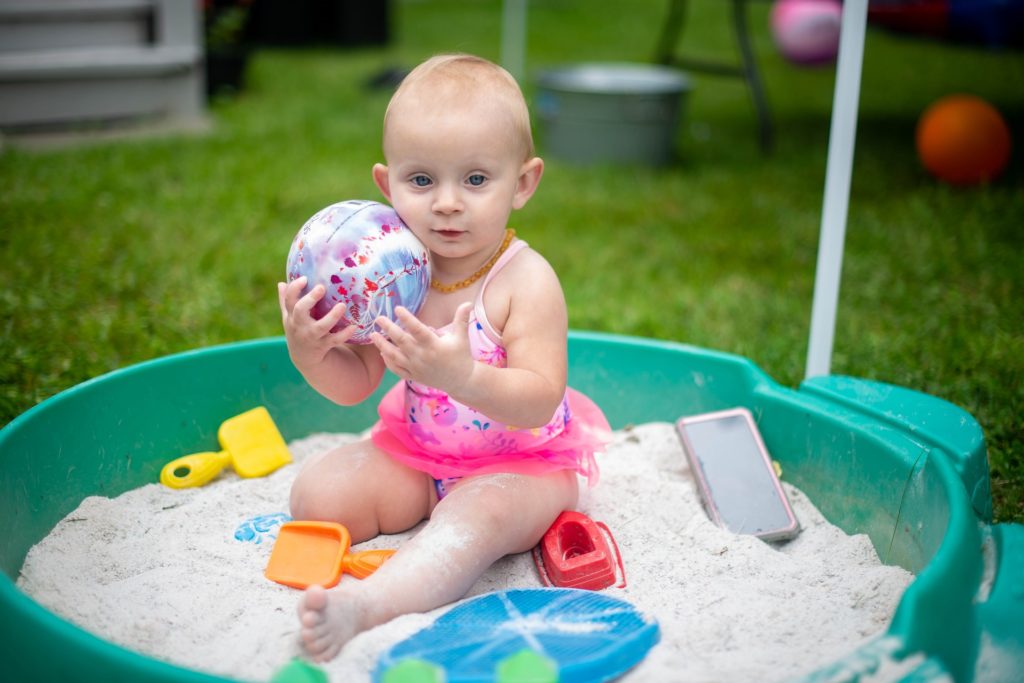 Eva in sandbox